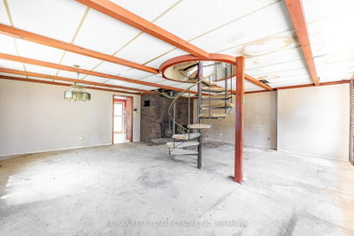 2 West Pearl Street • St. Thomas, ON photo 3
