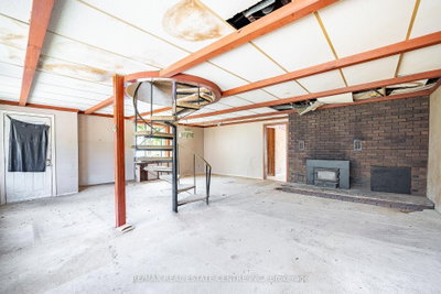 2 West Pearl Street • St. Thomas, ON photo 4