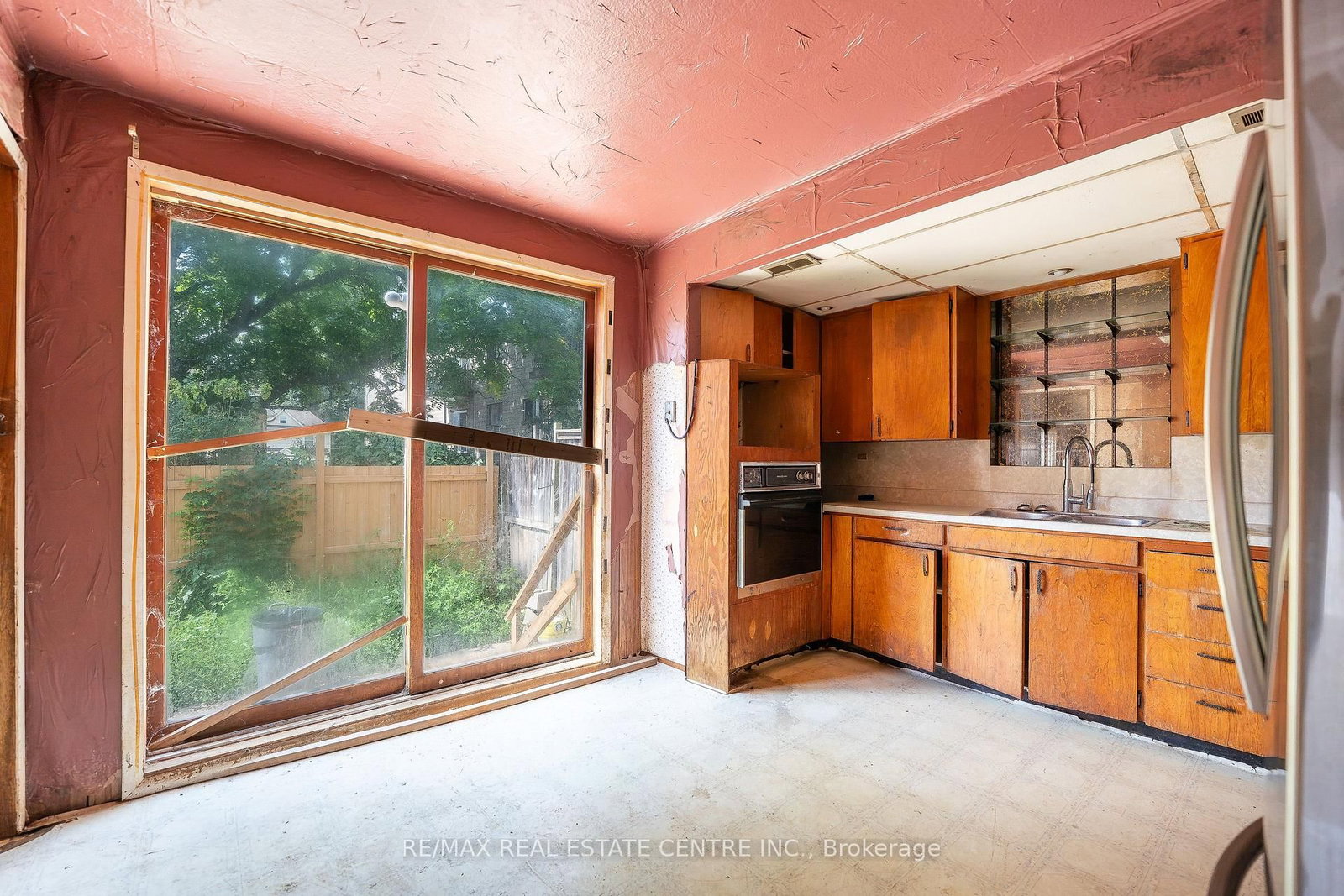 2 West Pearl Street • St. Thomas, ON photo 6