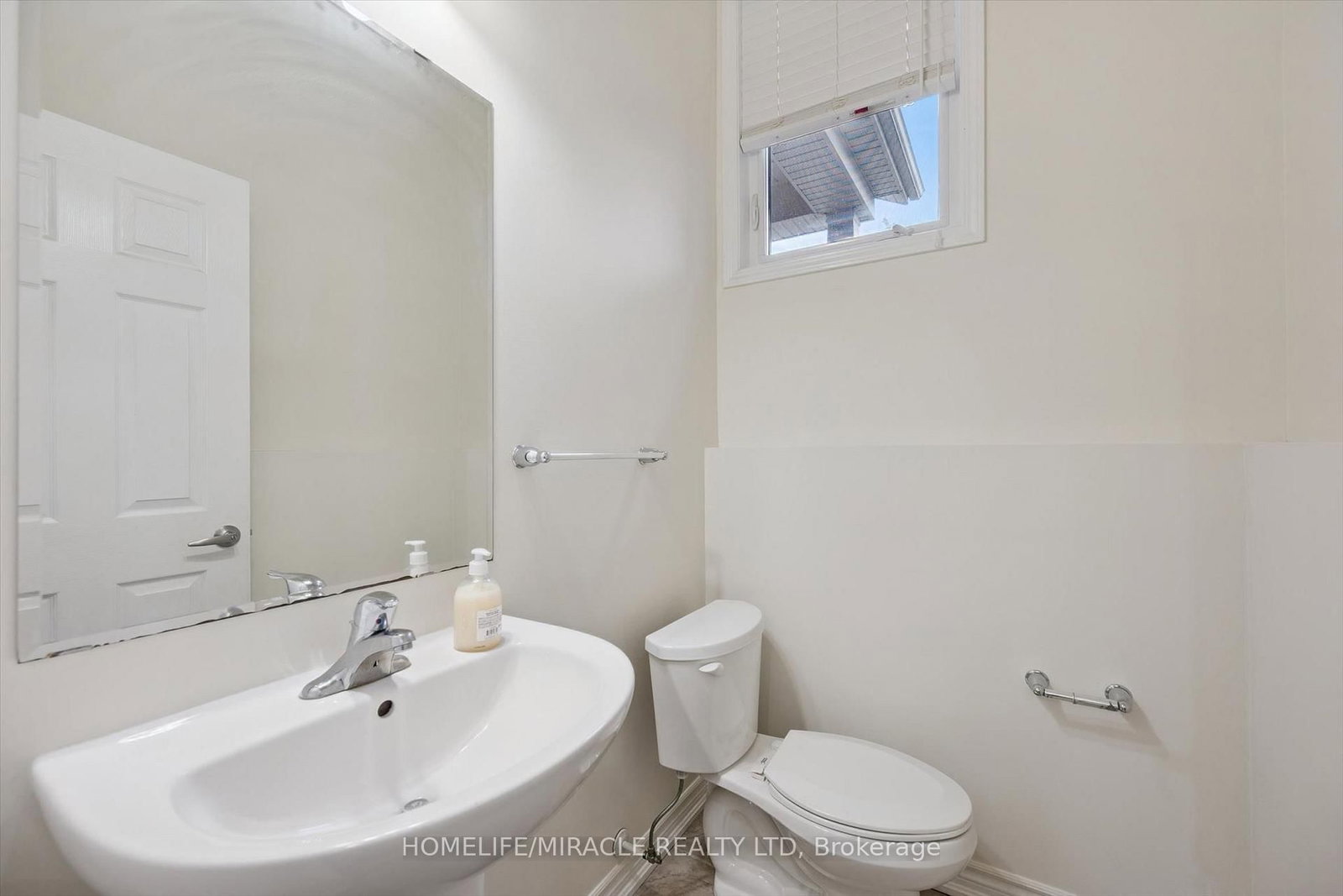 15 Stratus Street • Kitchener, ON photo 12