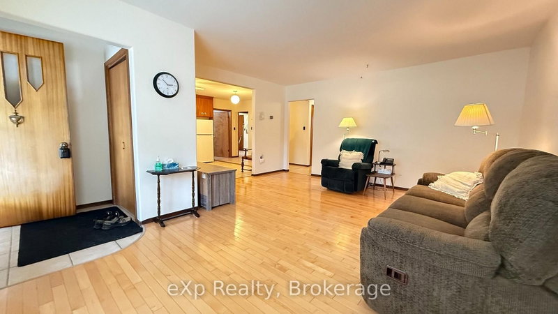 53 Maple St photo 5
