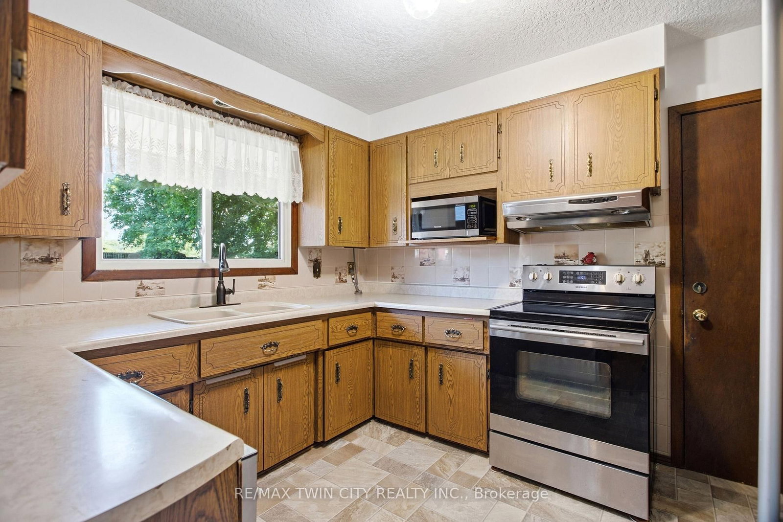 28 Alice Crescent • Wilmot, ON photo 13