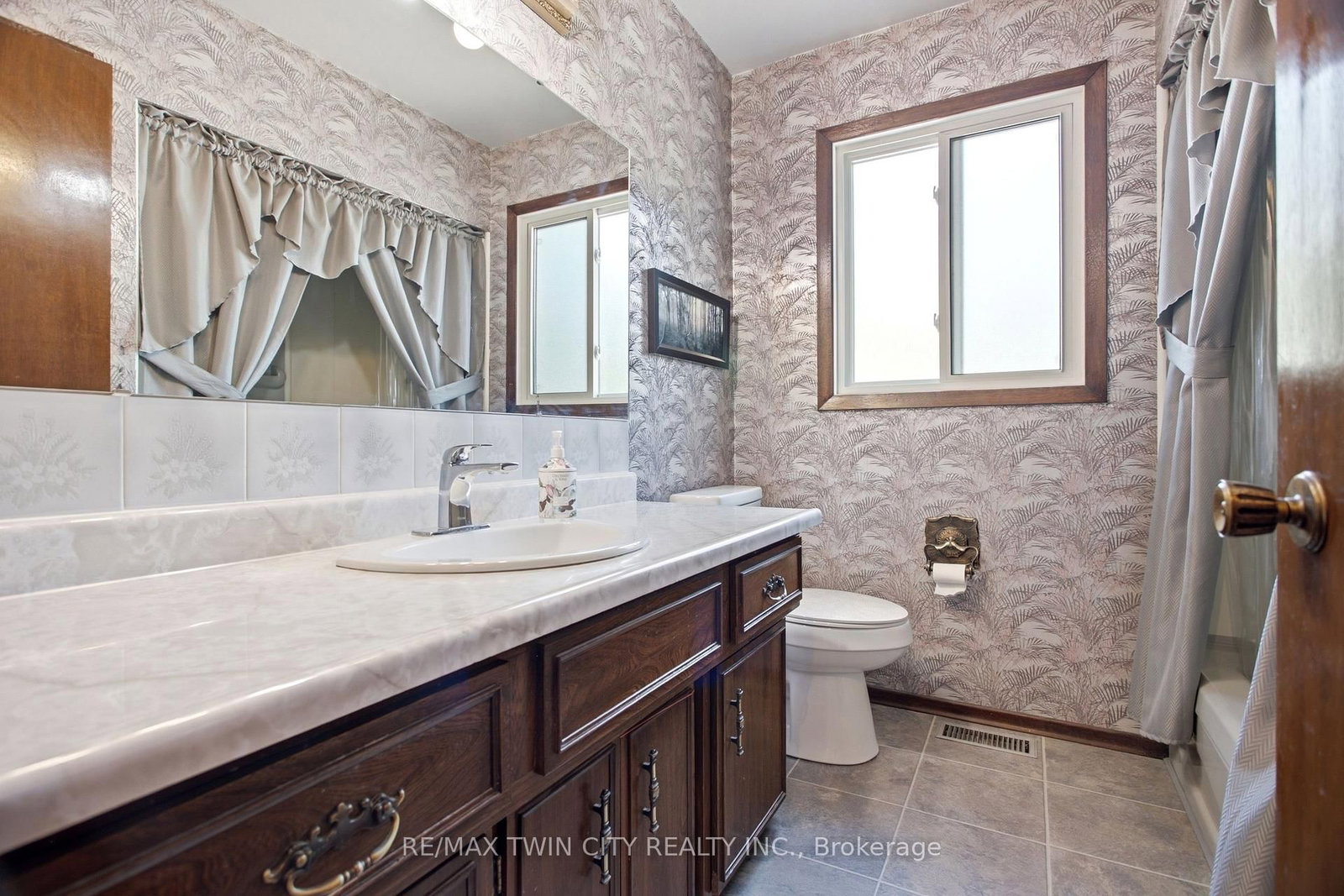 28 Alice Crescent • Wilmot, ON photo 14