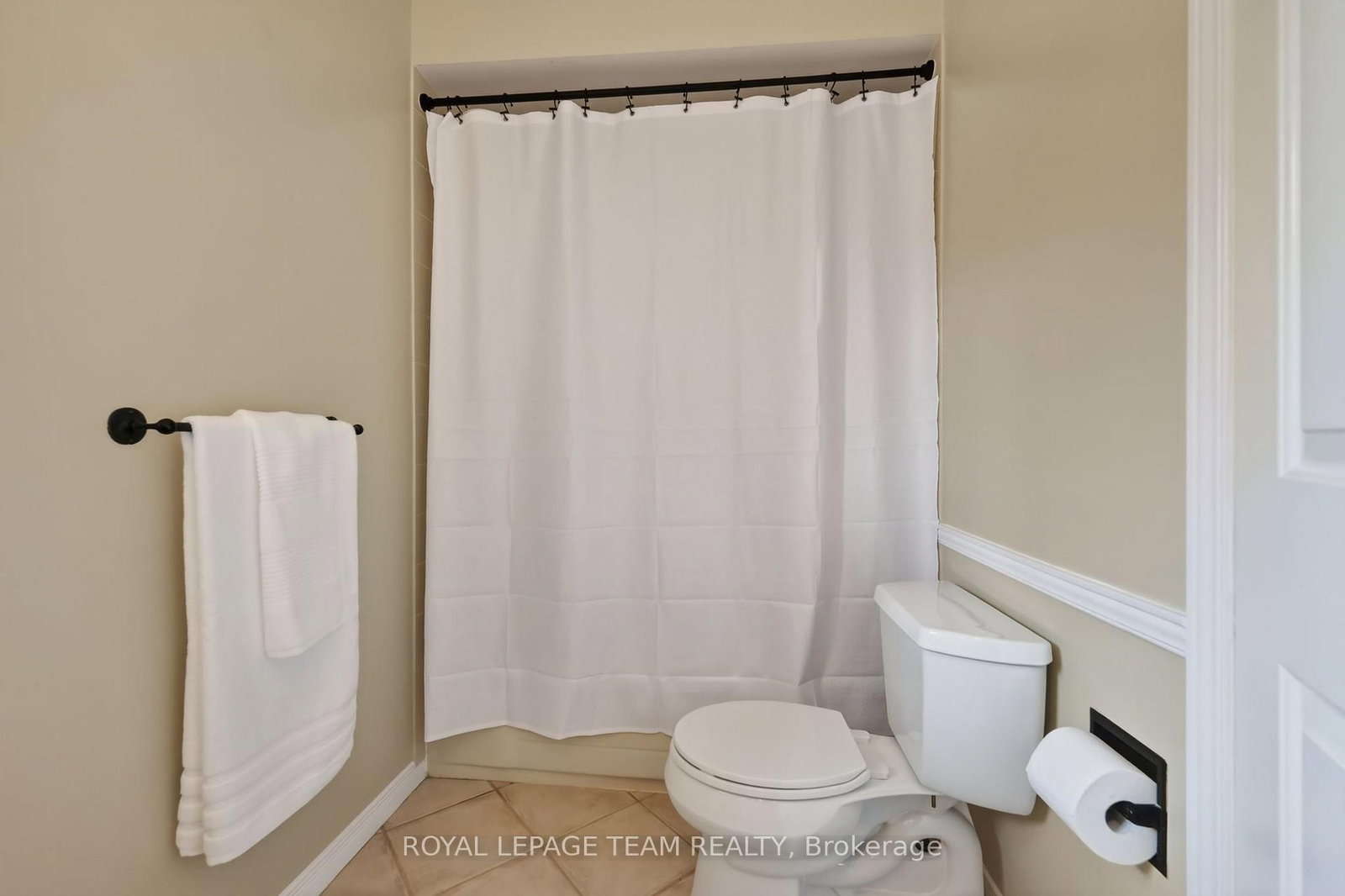 11 Fessenden Way • Ottawa, ON photo 37
