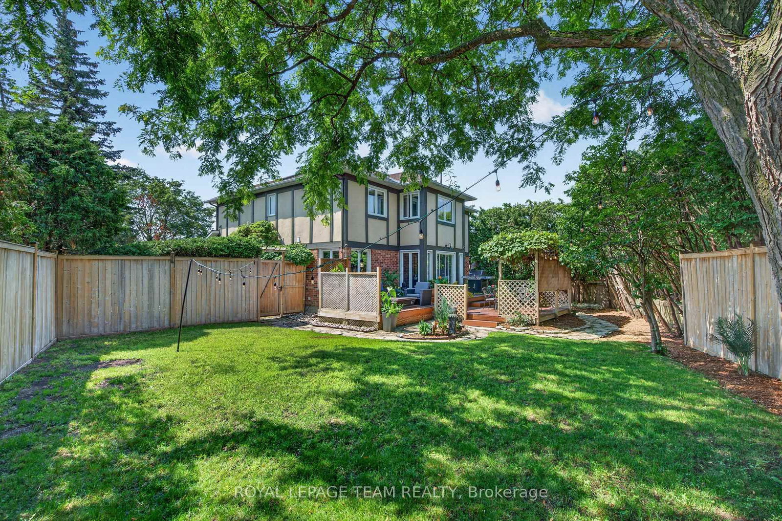 11 Fessenden Way • Ottawa, ON photo 44