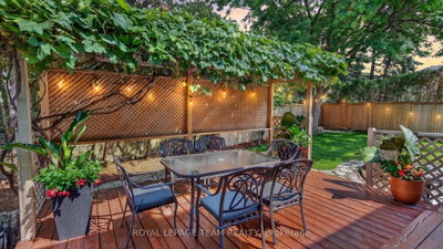 11 Fessenden Way • Ottawa, ON photo 5