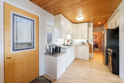 38 Maple Drive • South Bruce Peninsula, ON photo 8