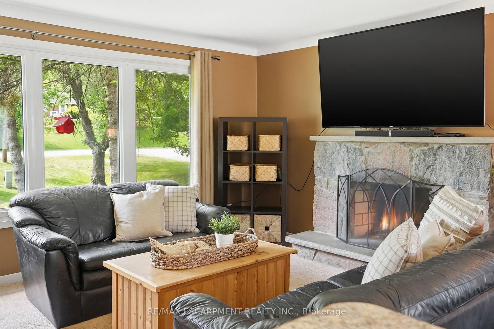 318 Freelton Road • Hamilton, ON photo 12