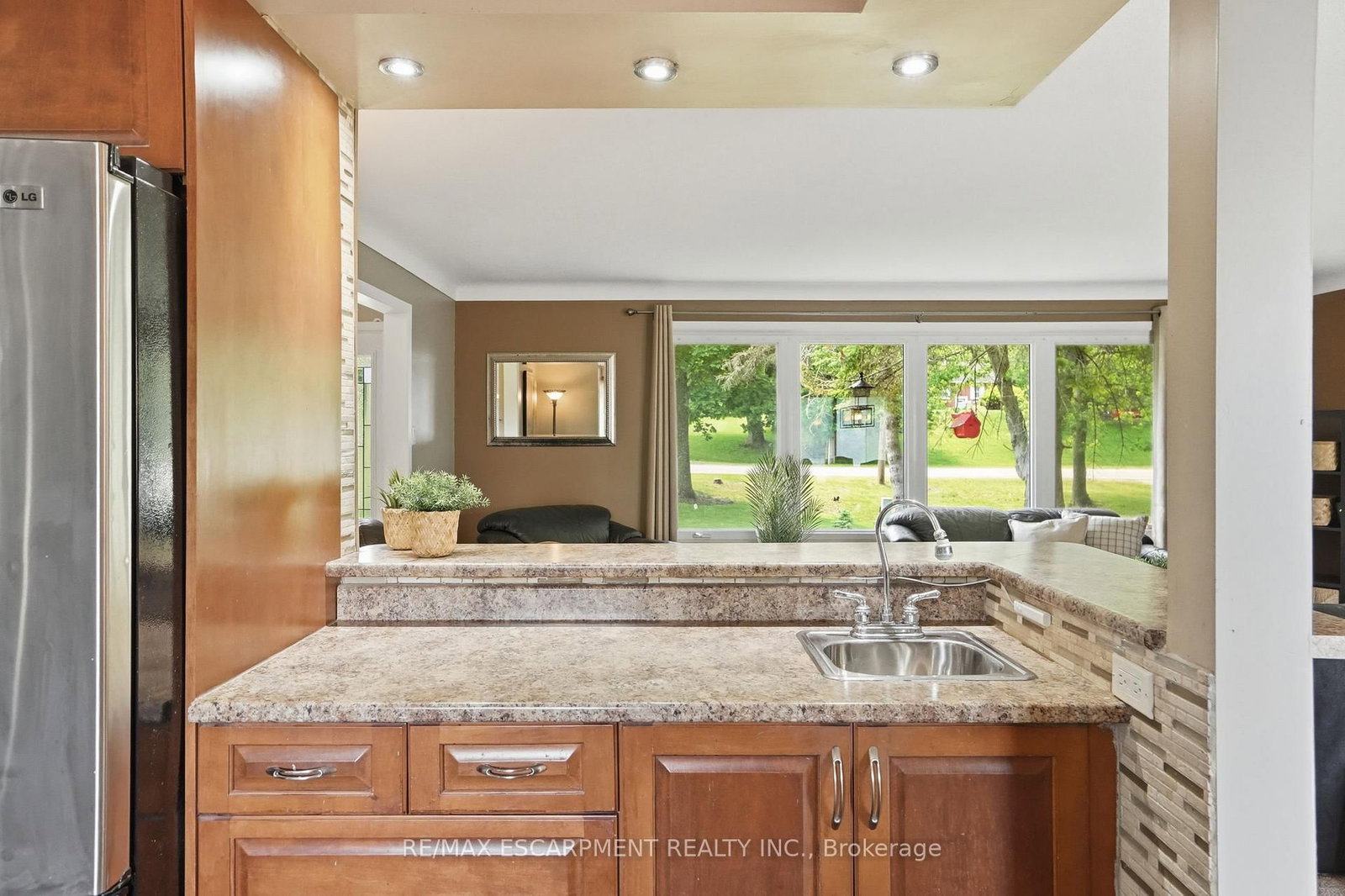 318 Freelton Road • Hamilton, ON photo 16