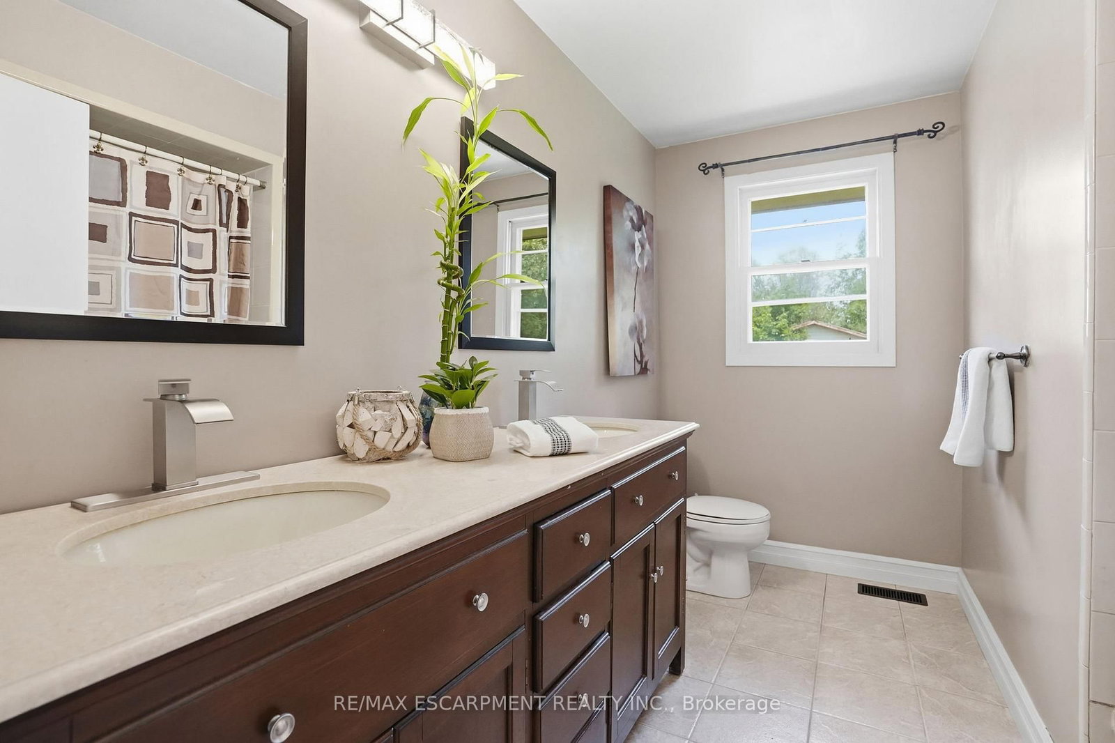 318 Freelton Road • Hamilton, ON photo 26