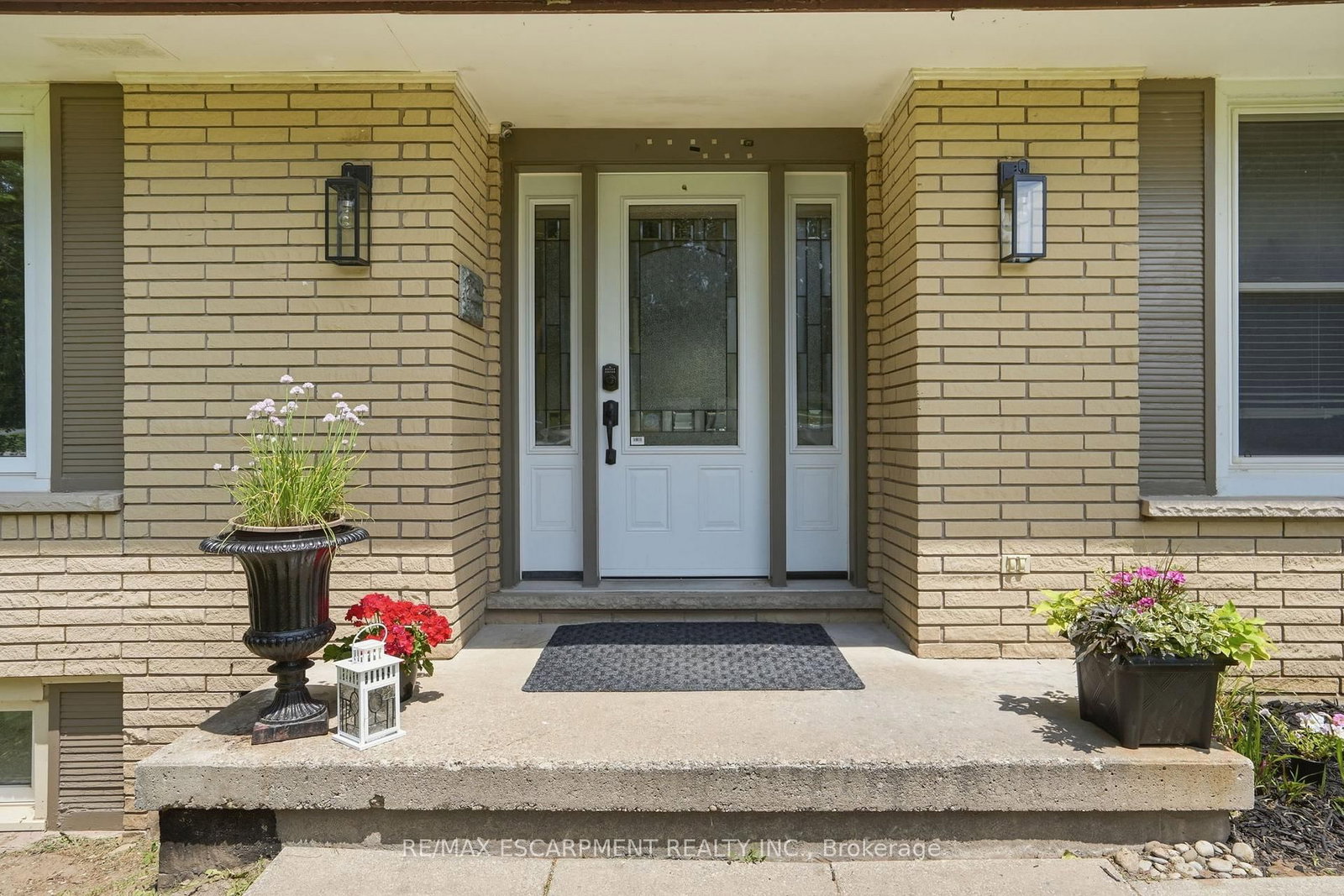 318 Freelton Road • Hamilton, ON photo 6