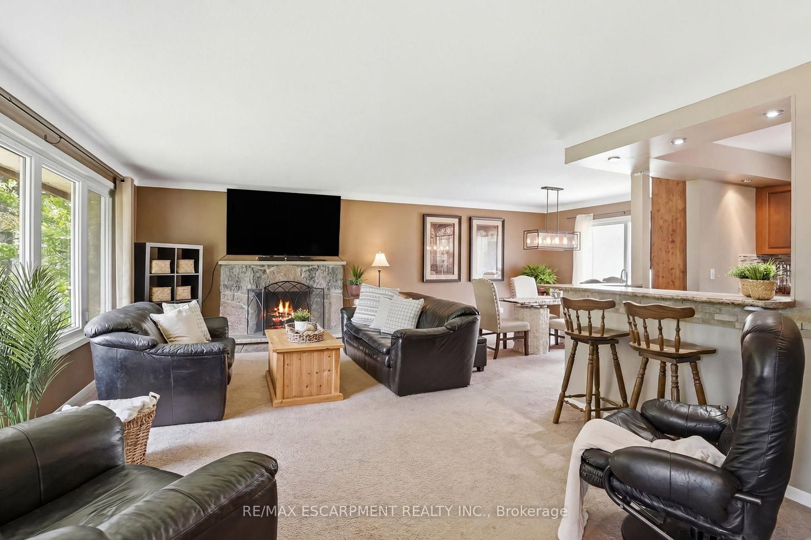 318 Freelton Road • Hamilton, ON photo 8
