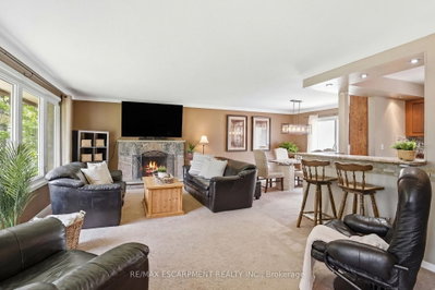 318 Freelton Road • Hamilton, ON photo 8