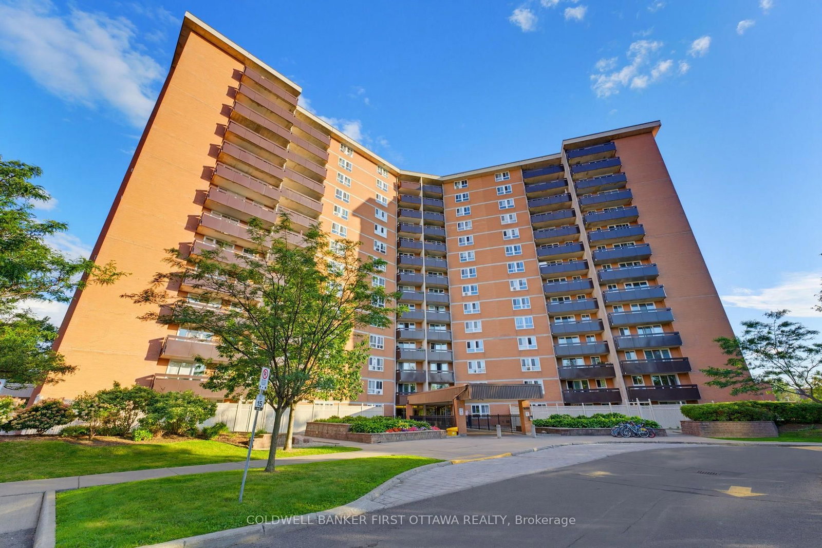 2000 Jasmine Crescent • #803 • Ottawa, ON photo 2