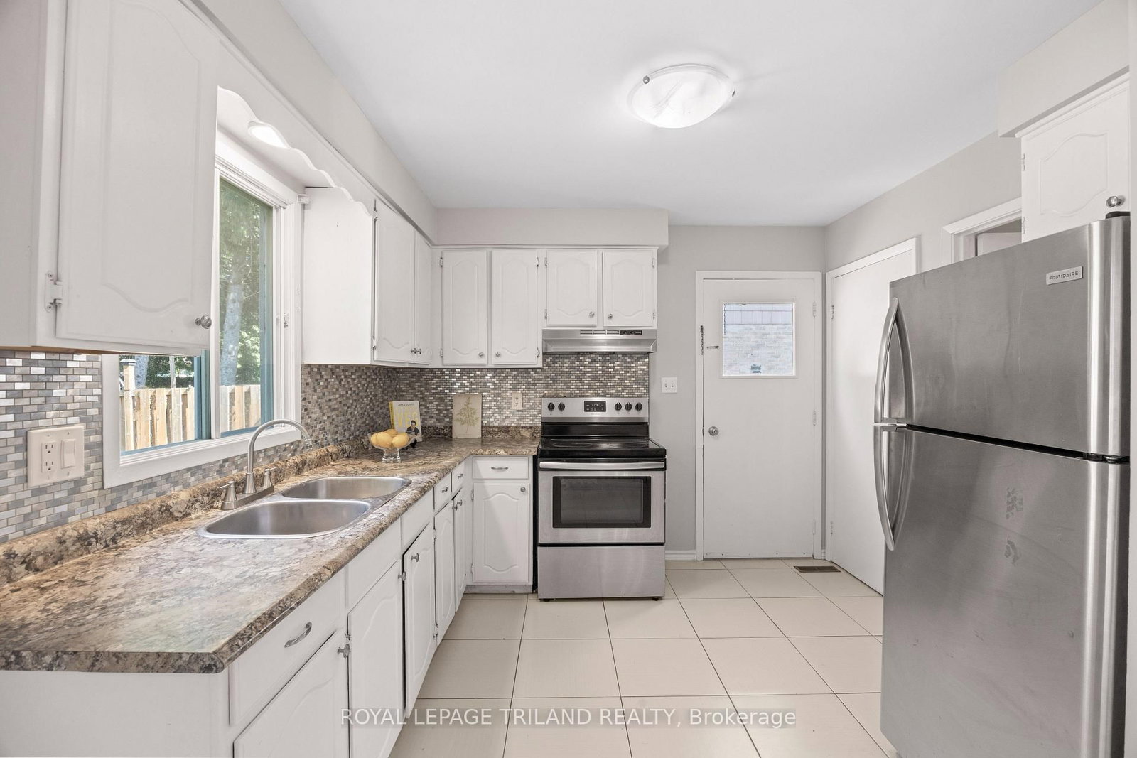 1769 Aldersbrook Road • London North, ON photo 11