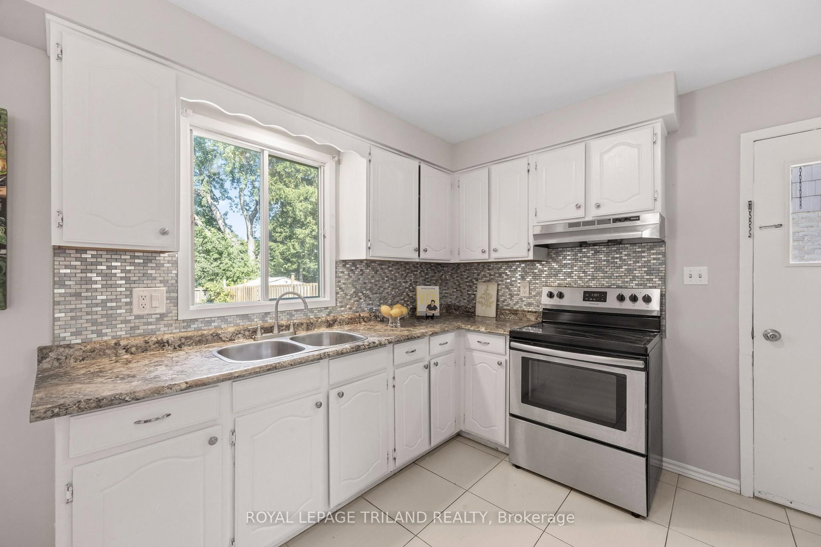 1769 Aldersbrook Road • London North, ON photo 12