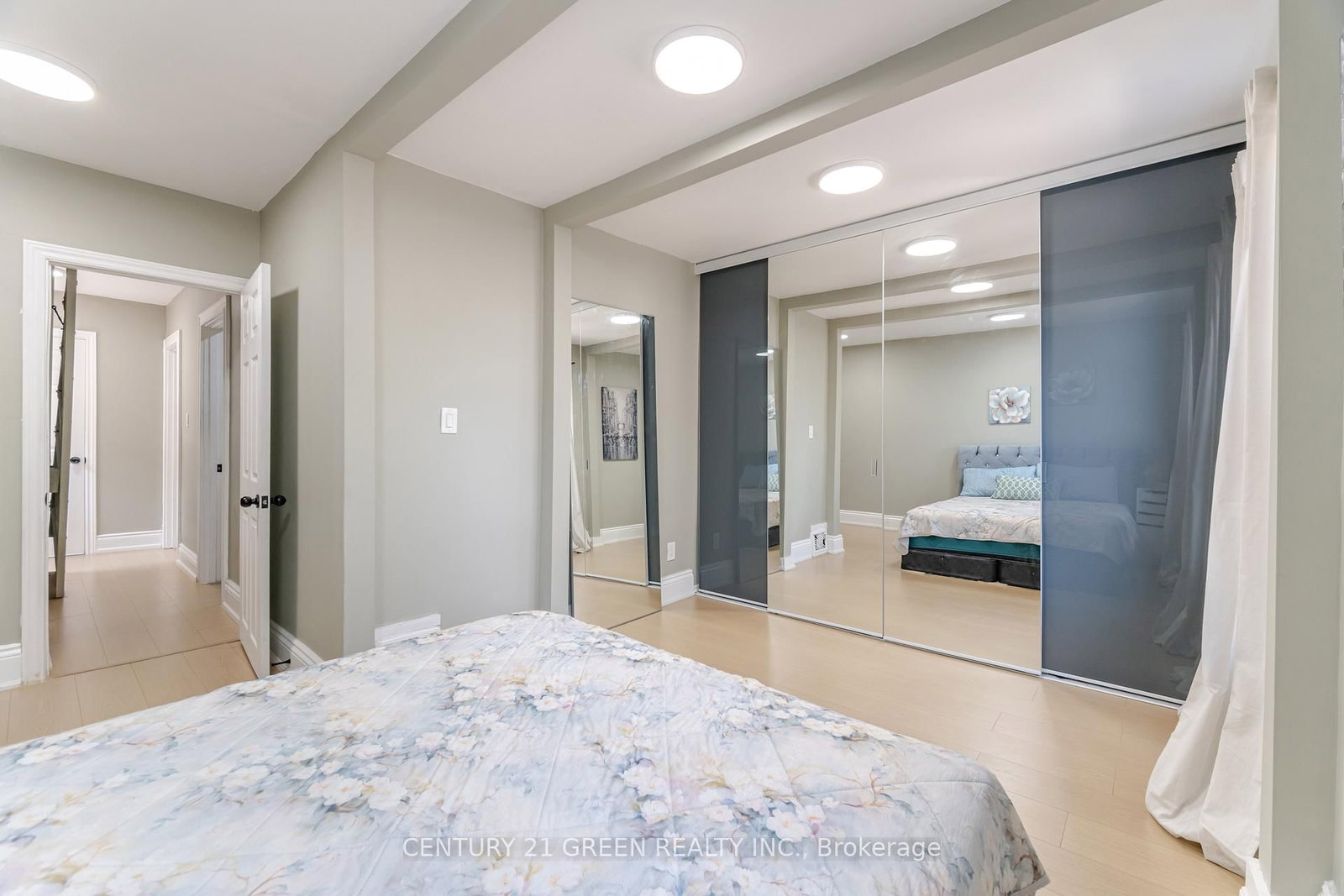61 Stirton Street • Hamilton, ON photo 22