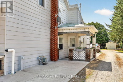 133 Dundas Street W • Zorra, ON photo 3