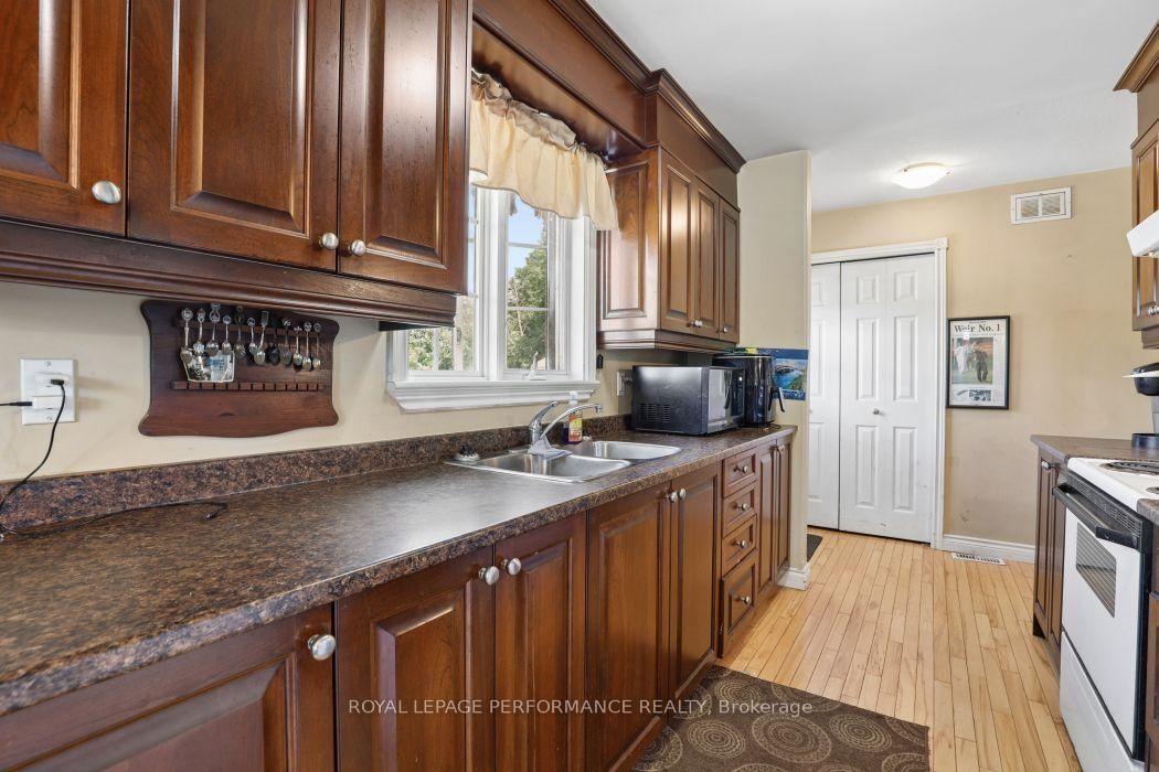 10607 Pleasant Valley Road • South Dundas, ON photo 12