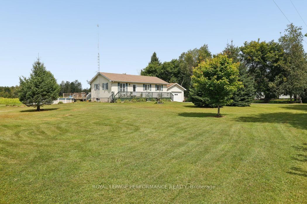 10607 Pleasant Valley Road • South Dundas, ON photo 2