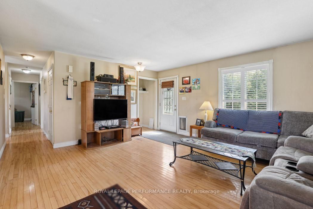 10607 Pleasant Valley Road • South Dundas, ON photo 9