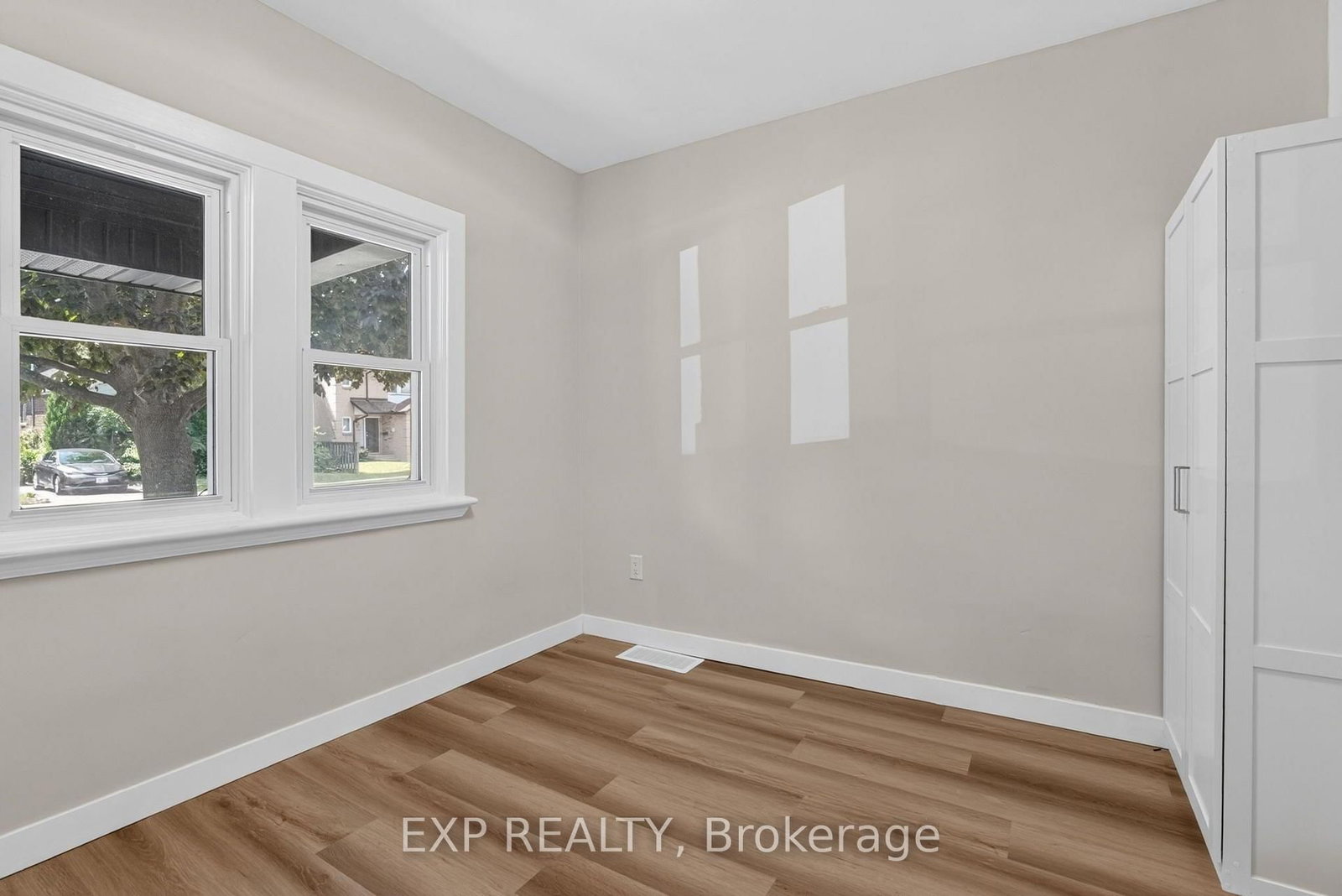 43 Brucedale Avenue E • Hamilton, ON photo 13