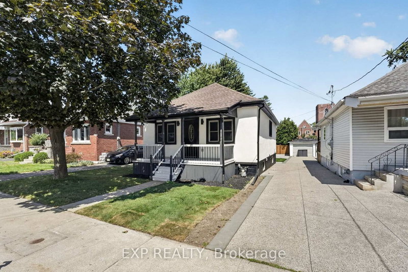 43 Brucedale Avenue E