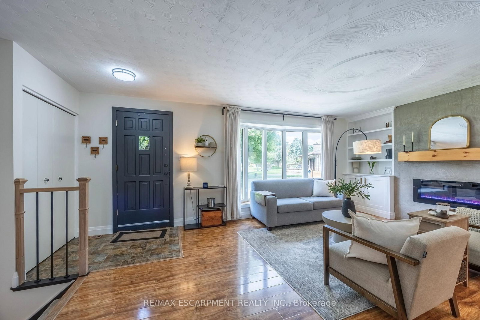 9 Normandy Circle • Norfolk, ON photo 4