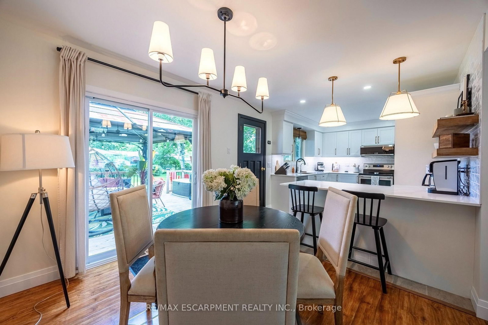 9 Normandy Circle • Norfolk, ON photo 8