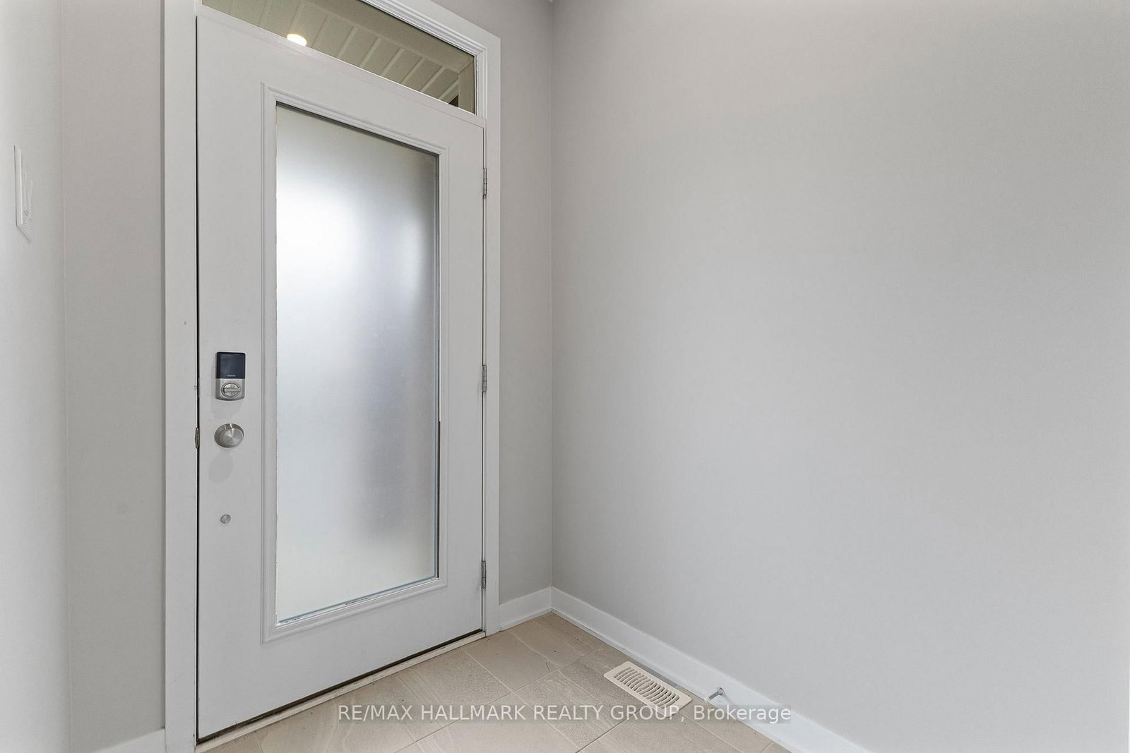1015 Cottontail Walk • Ottawa, ON photo 3