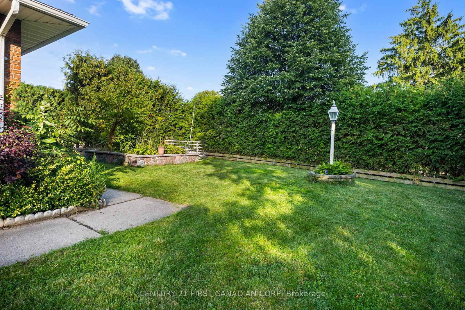 38 silverdale Crescent • London South, ON photo 6