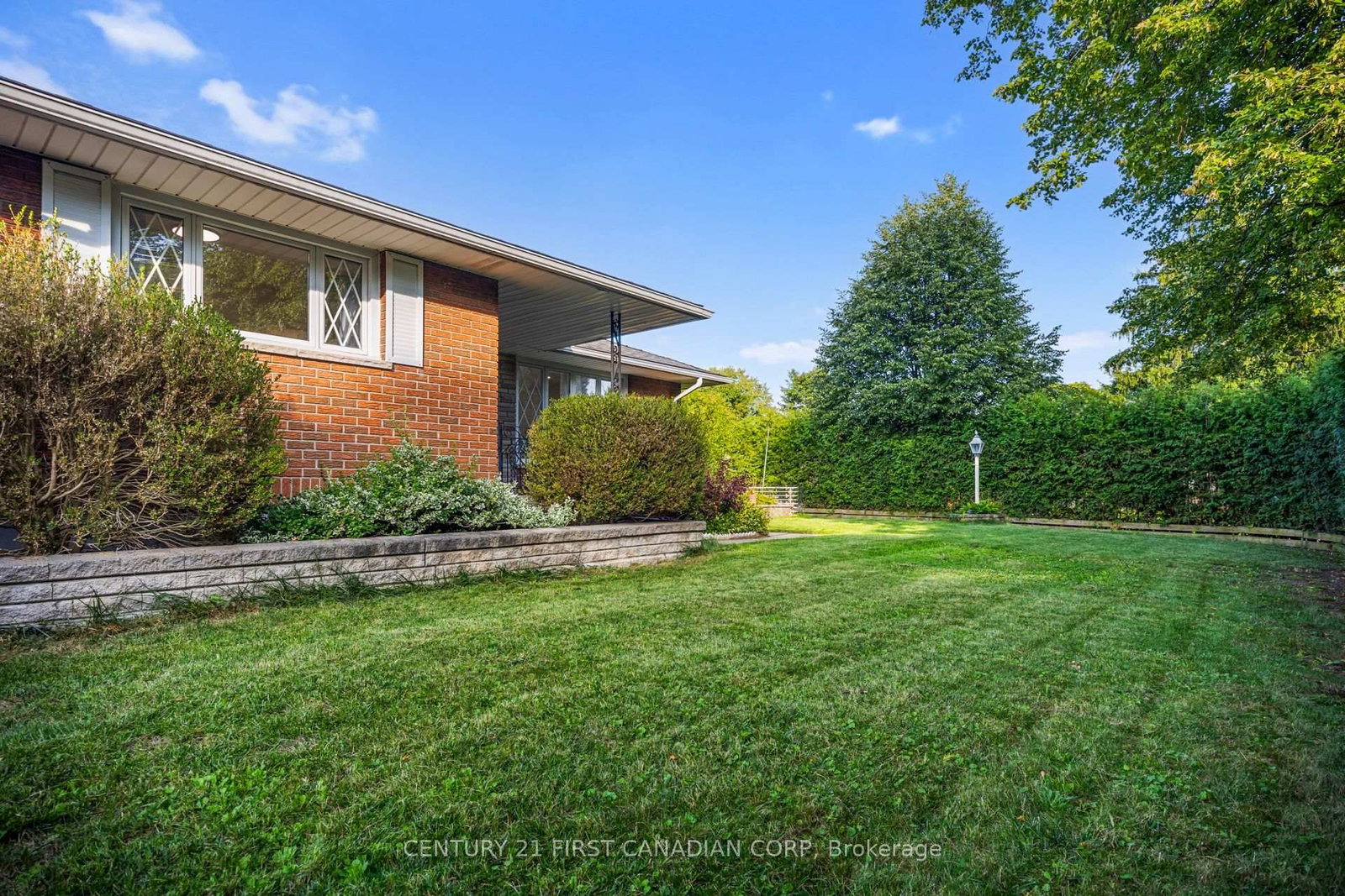 38 silverdale Crescent • London South, ON photo 7