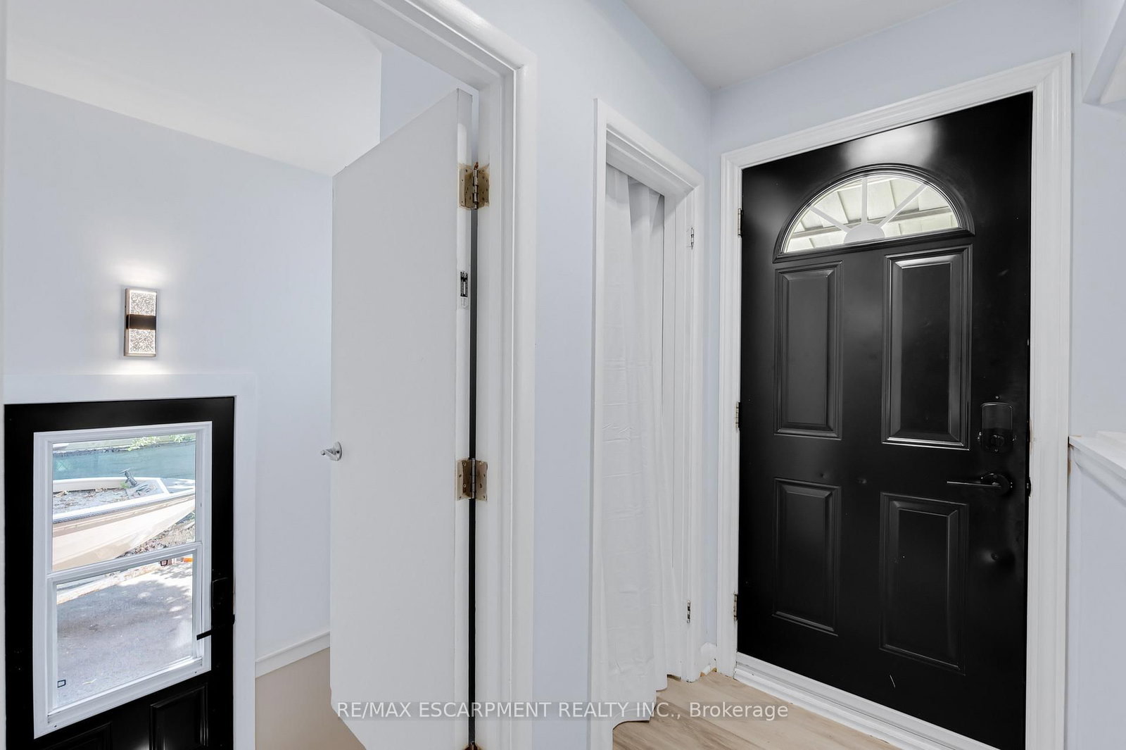 201 Terrace Drive • Hamilton, ON photo 5