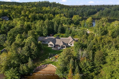 36 Cub Scout Crescent • Calabogie, ON photo 3