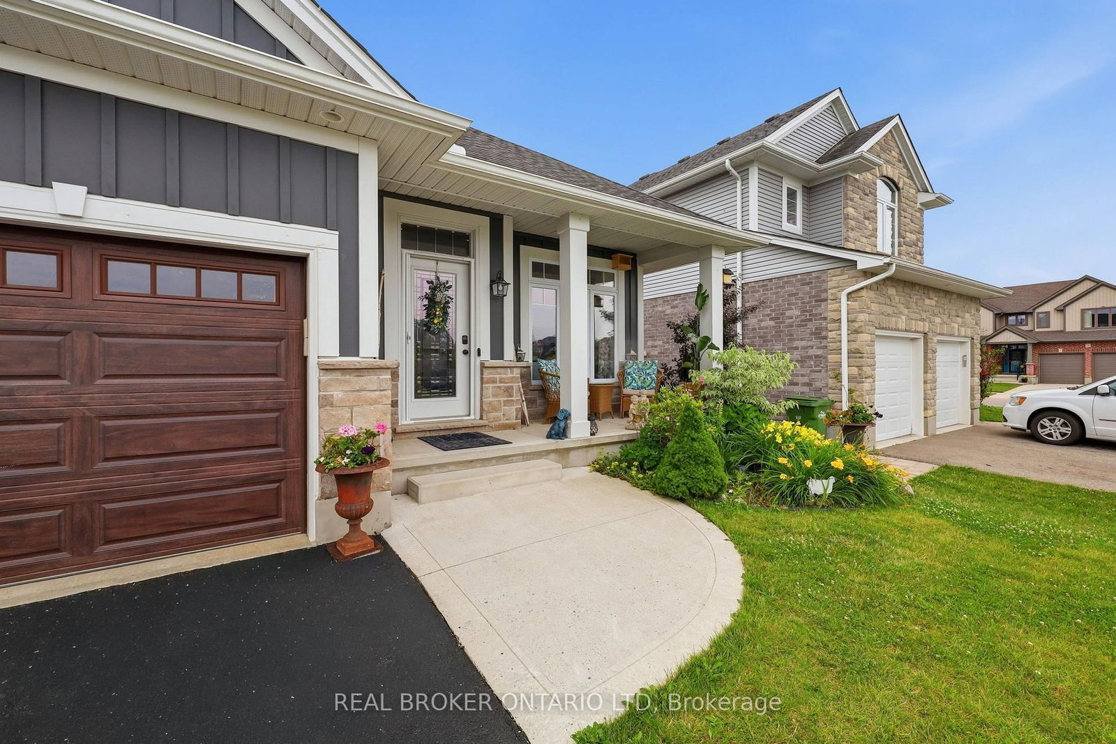 4 Doral Court • St. Thomas, ON photo 2
