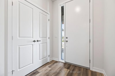 96 Valley Trail Place • Hamilton, ON photo 2
