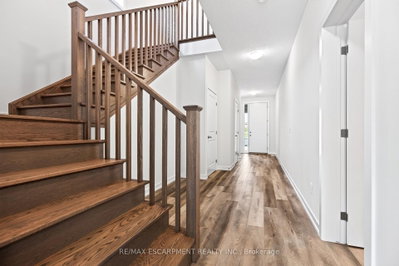 96 Valley Trail Place • Hamilton, ON photo 5