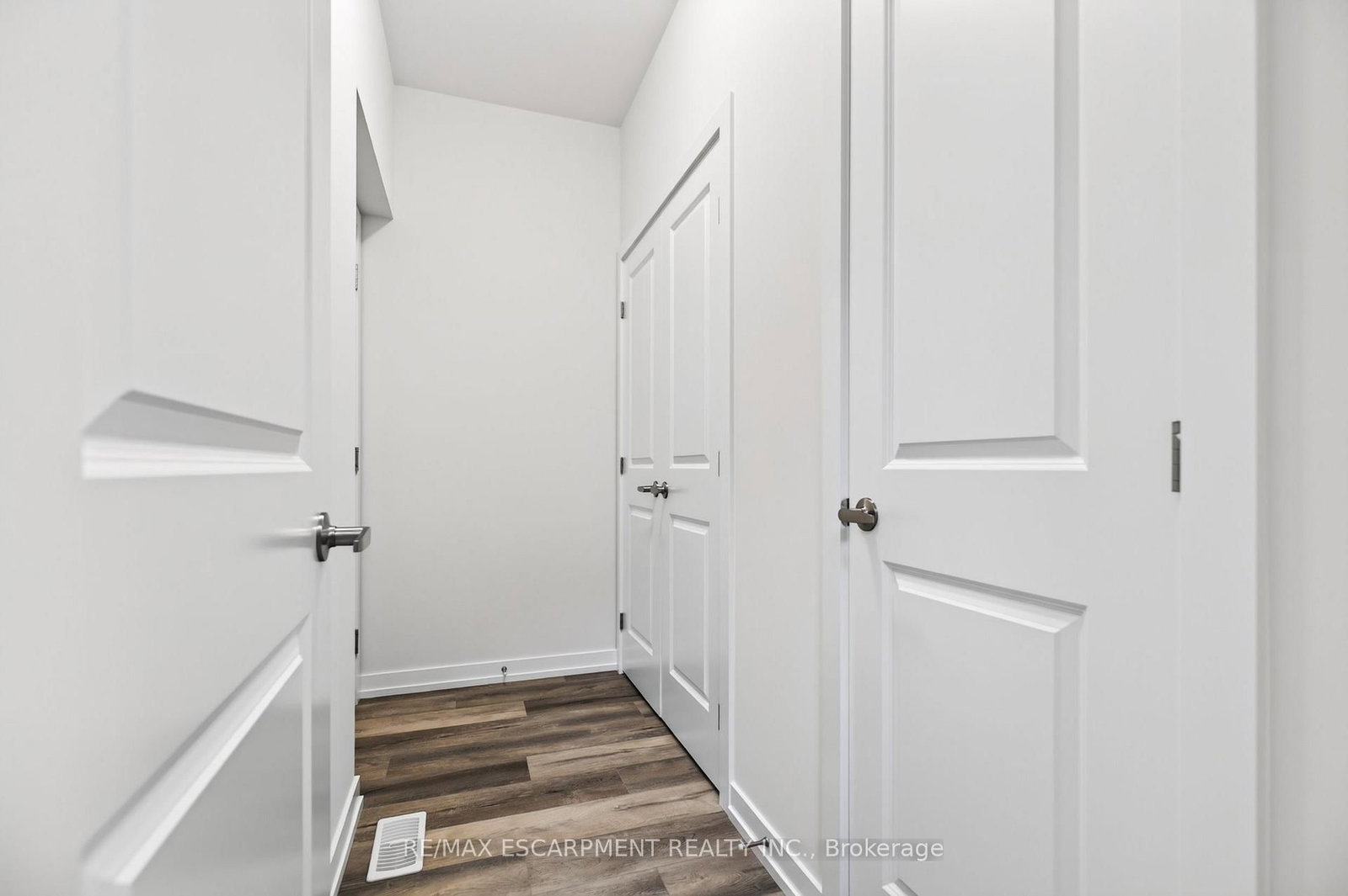 96 Valley Trail Place • Hamilton, ON photo 6