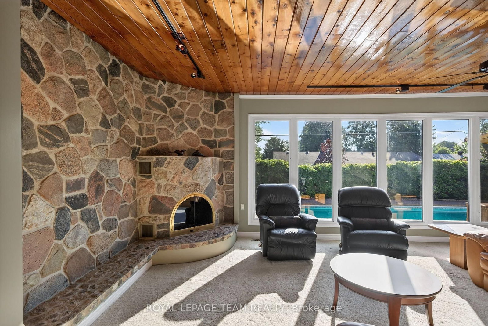 2713 Dupont Street • Ottawa, ON photo 20