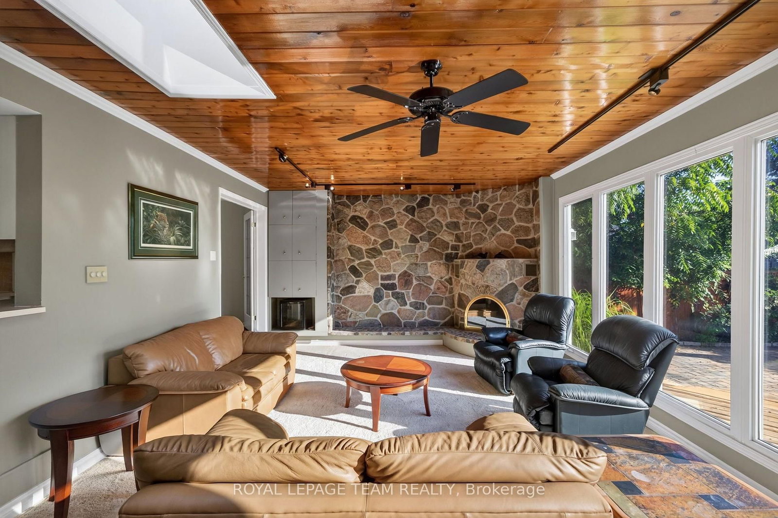 2713 Dupont Street • Ottawa, ON photo 21