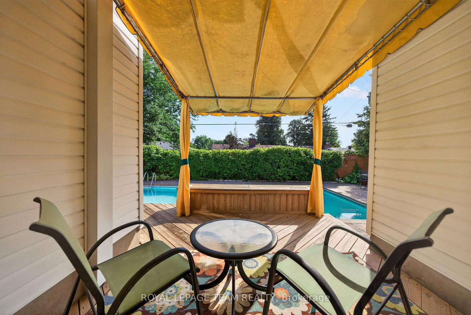2713 Dupont Street • Ottawa, ON photo 38