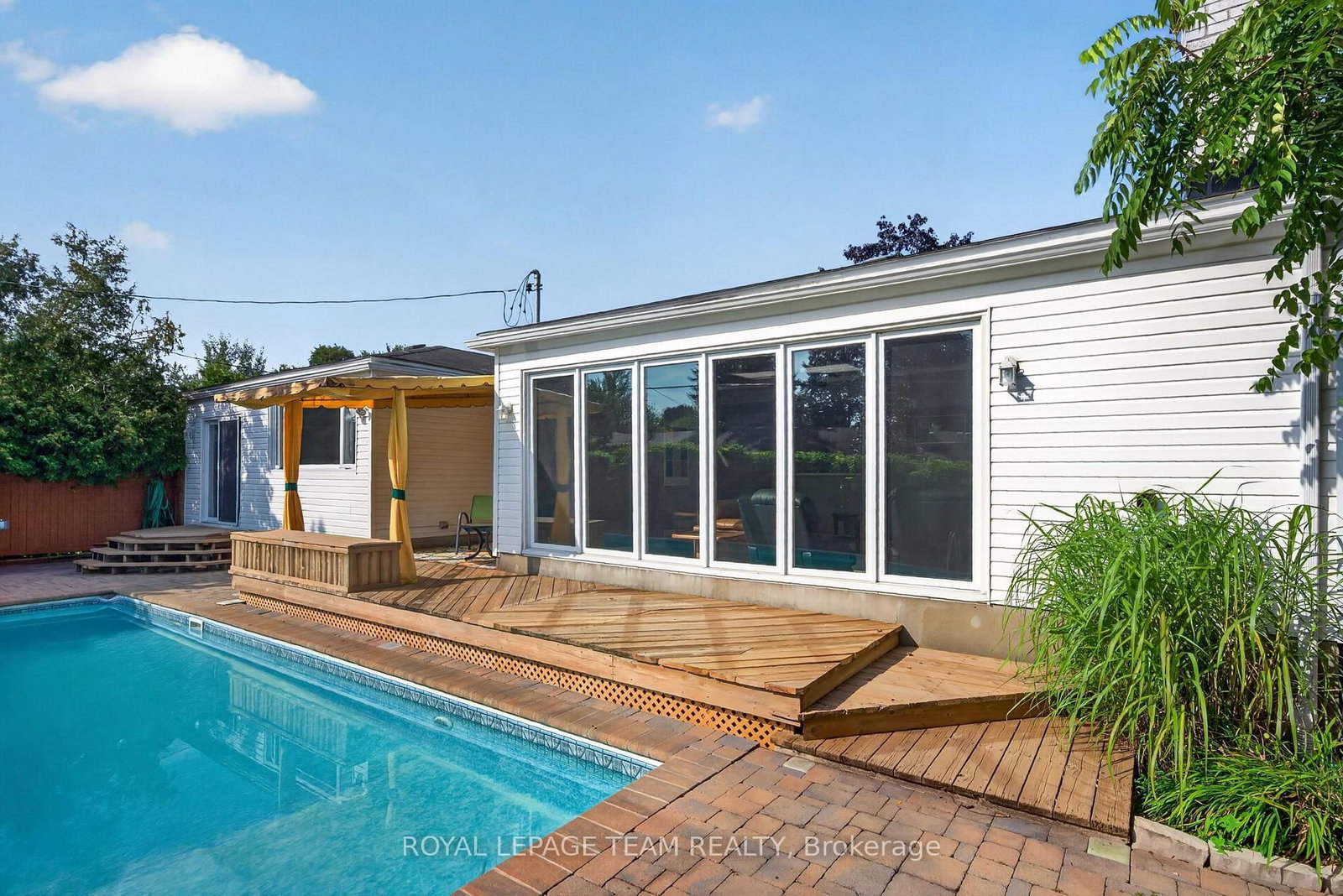 2713 Dupont Street • Ottawa, ON photo 43