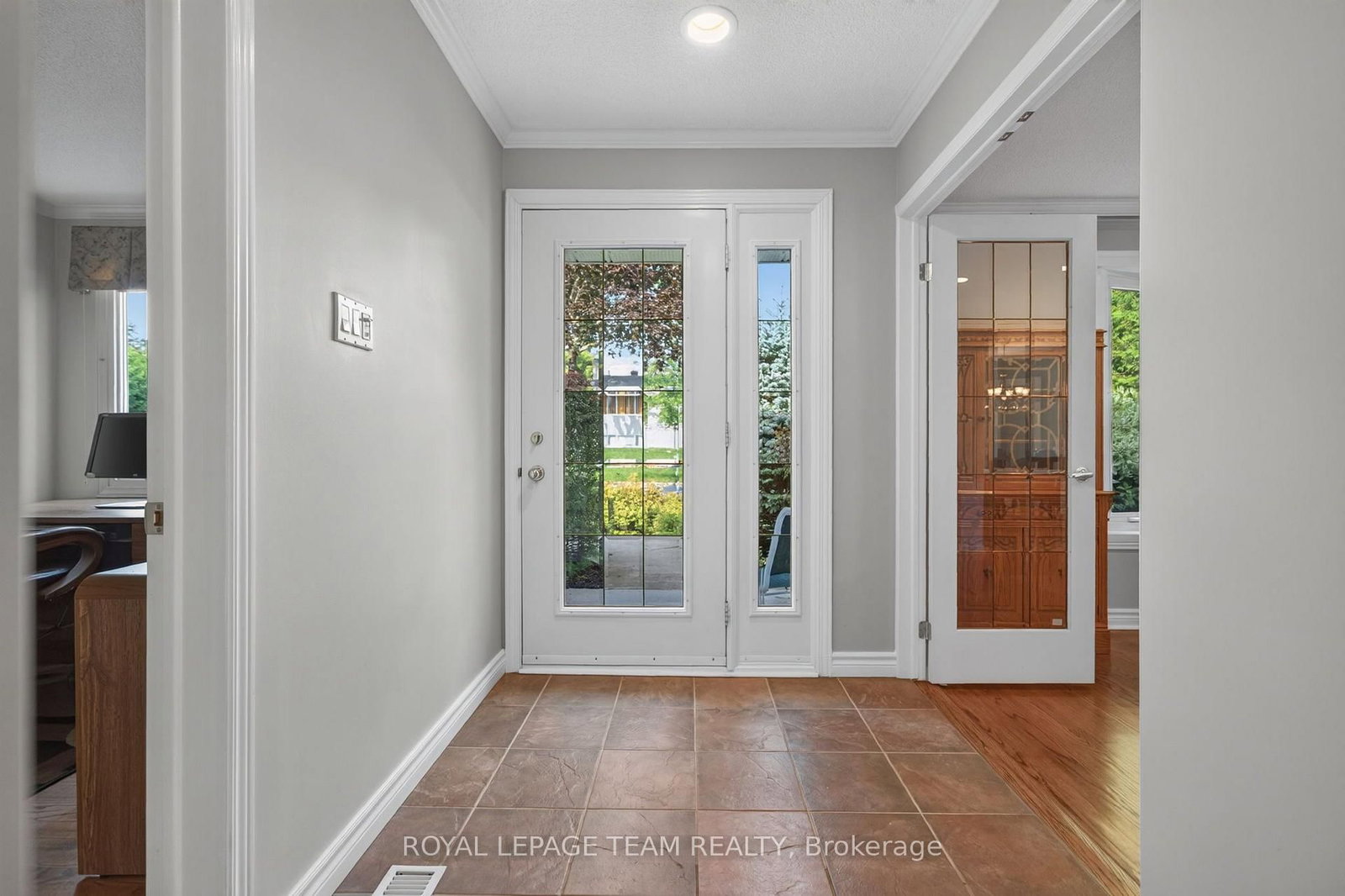 2713 Dupont Street • Ottawa, ON photo 5
