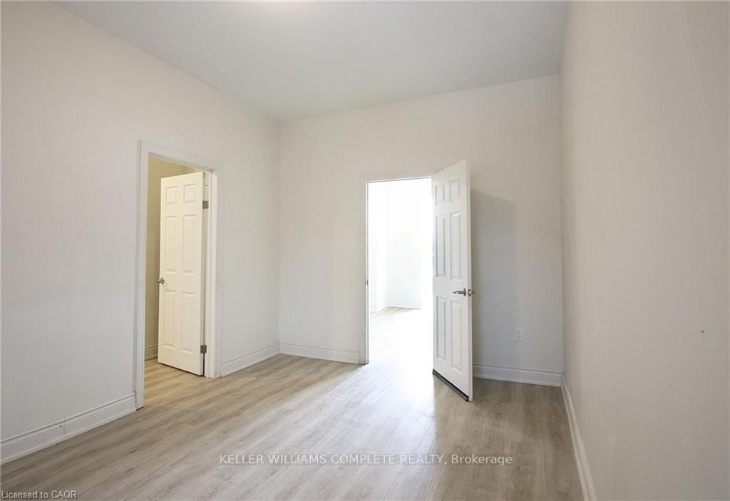 76 Wentworth Street S • Hamilton, ON photo 10