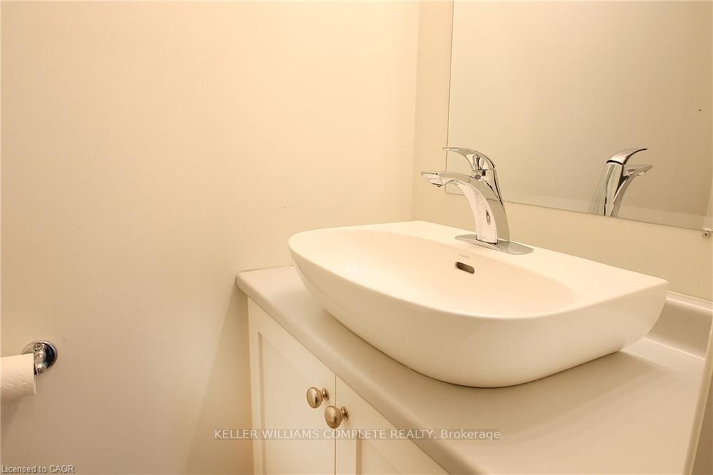 76 Wentworth Street S • Hamilton, ON photo 16