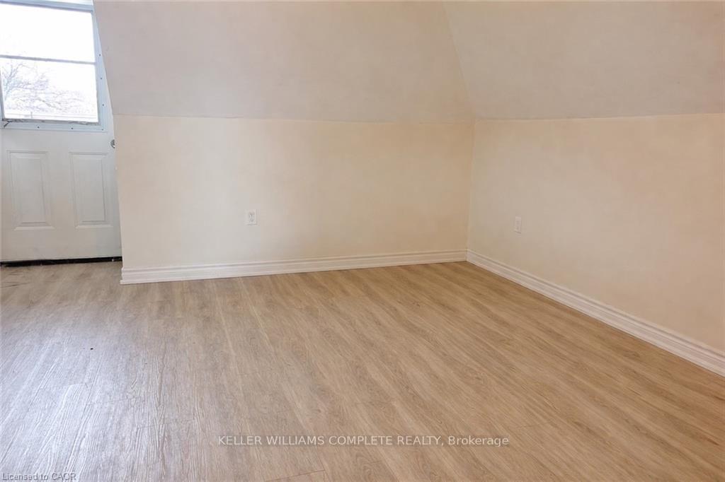 76 Wentworth Street S • Hamilton, ON photo 32