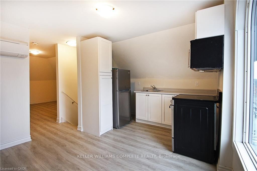 76 Wentworth Street S • Hamilton, ON photo 34