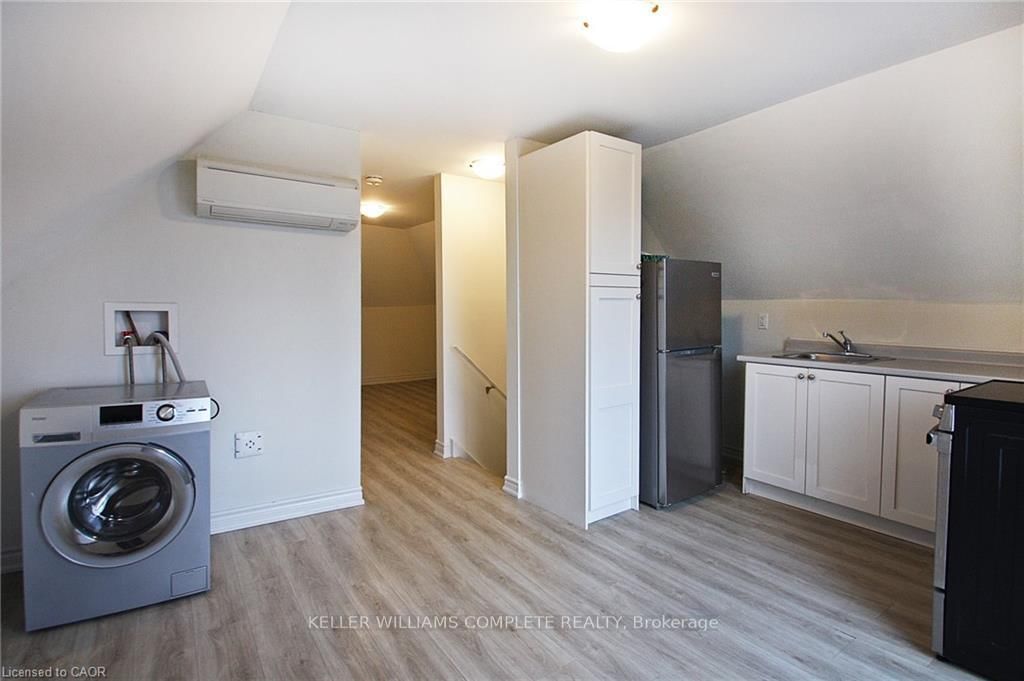 76 Wentworth Street S • Hamilton, ON photo 37