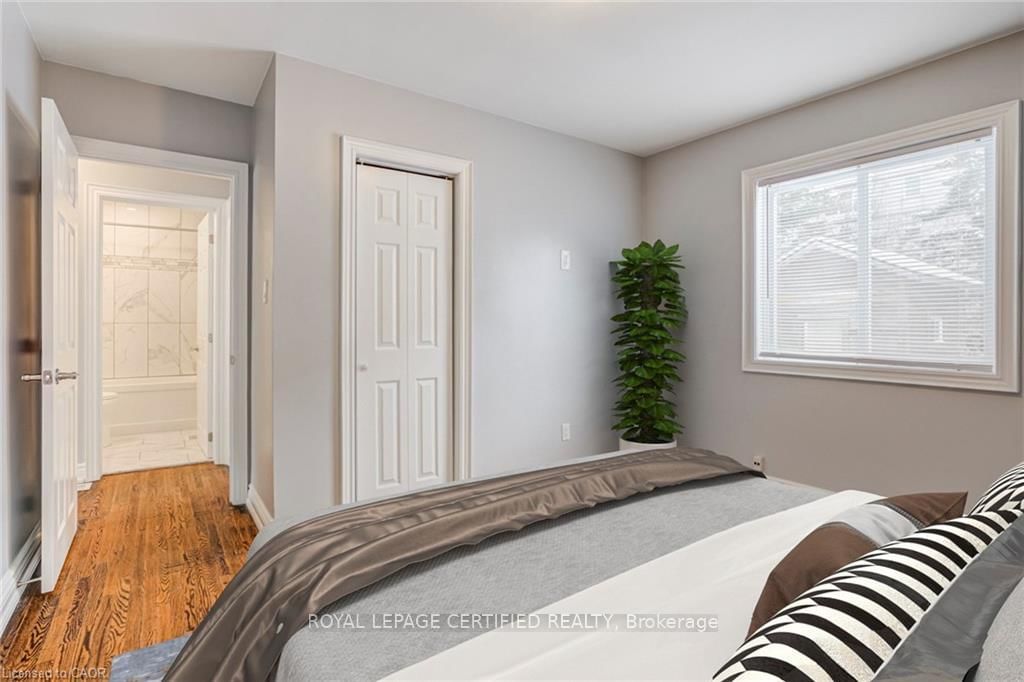 54 Duncombe Drive • Hamilton, ON photo 13