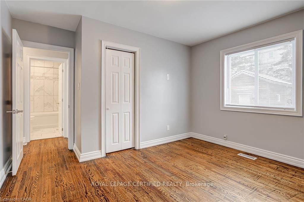 54 Duncombe Drive • Hamilton, ON photo 14